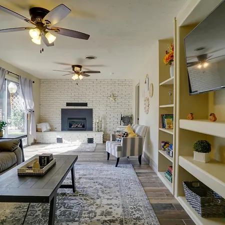Chic Silver City Getaway With Patio And Gas Grill